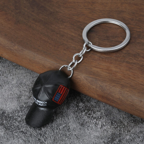 ZY1045A Red hat men's hip-hop keychain